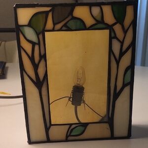 Stained Glass Table Lamp with Leaf Design